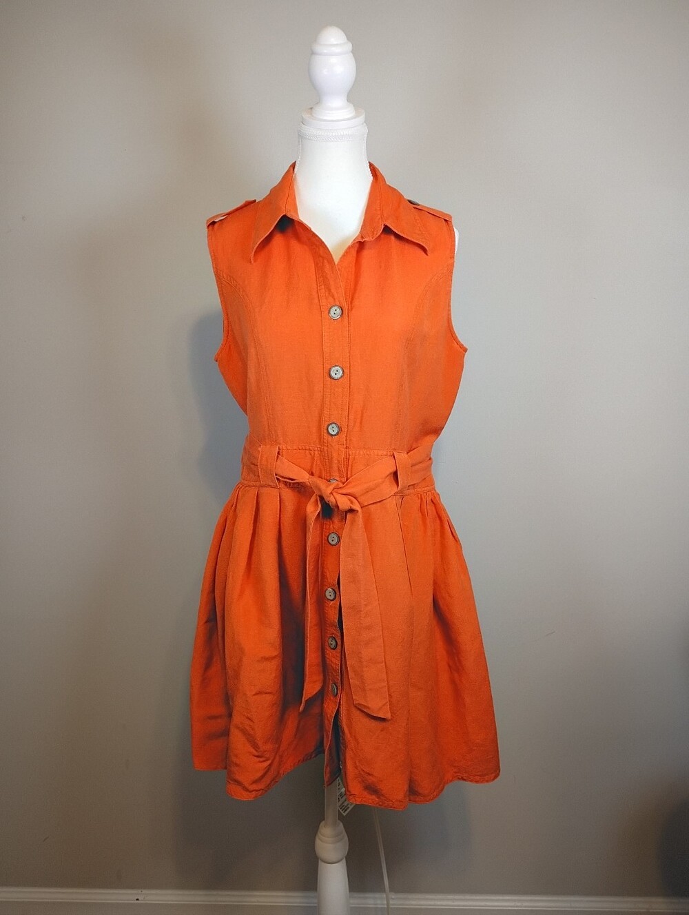 Lavand Linen Blend Size XL Sleeveless Button-Up Closure Collared Women Romper
